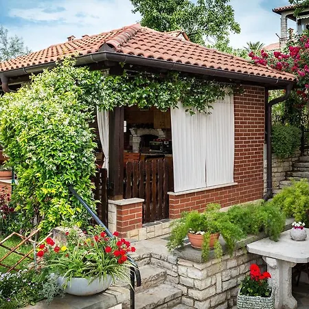 Brilliant Jk Дом отдыха